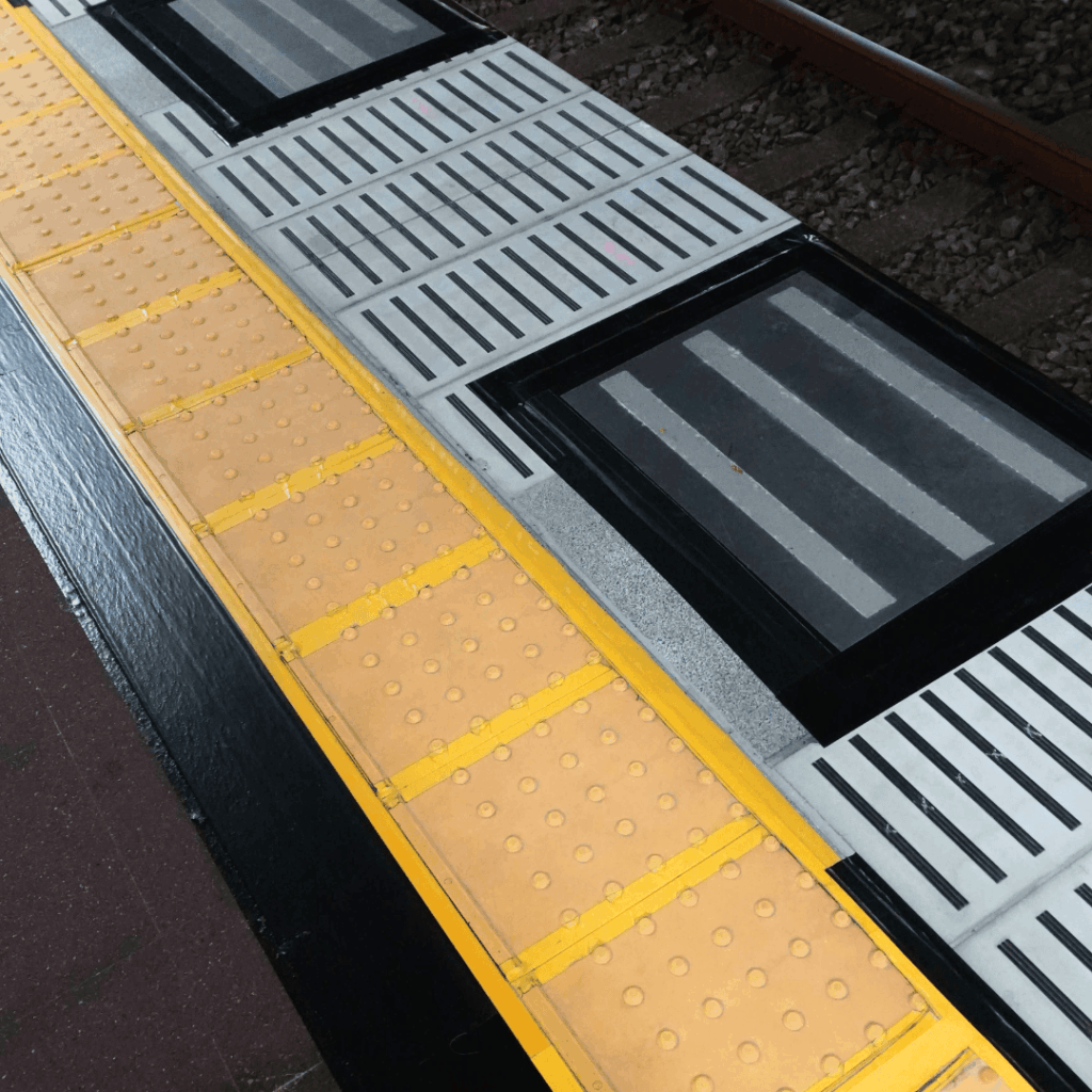 【安全性アップへ】東武東上線「成増」・「下赤塚」・「東武練馬」駅のホームドア設置スケジュール・工事日程（板橋区議会議員　近藤タカヒロ）