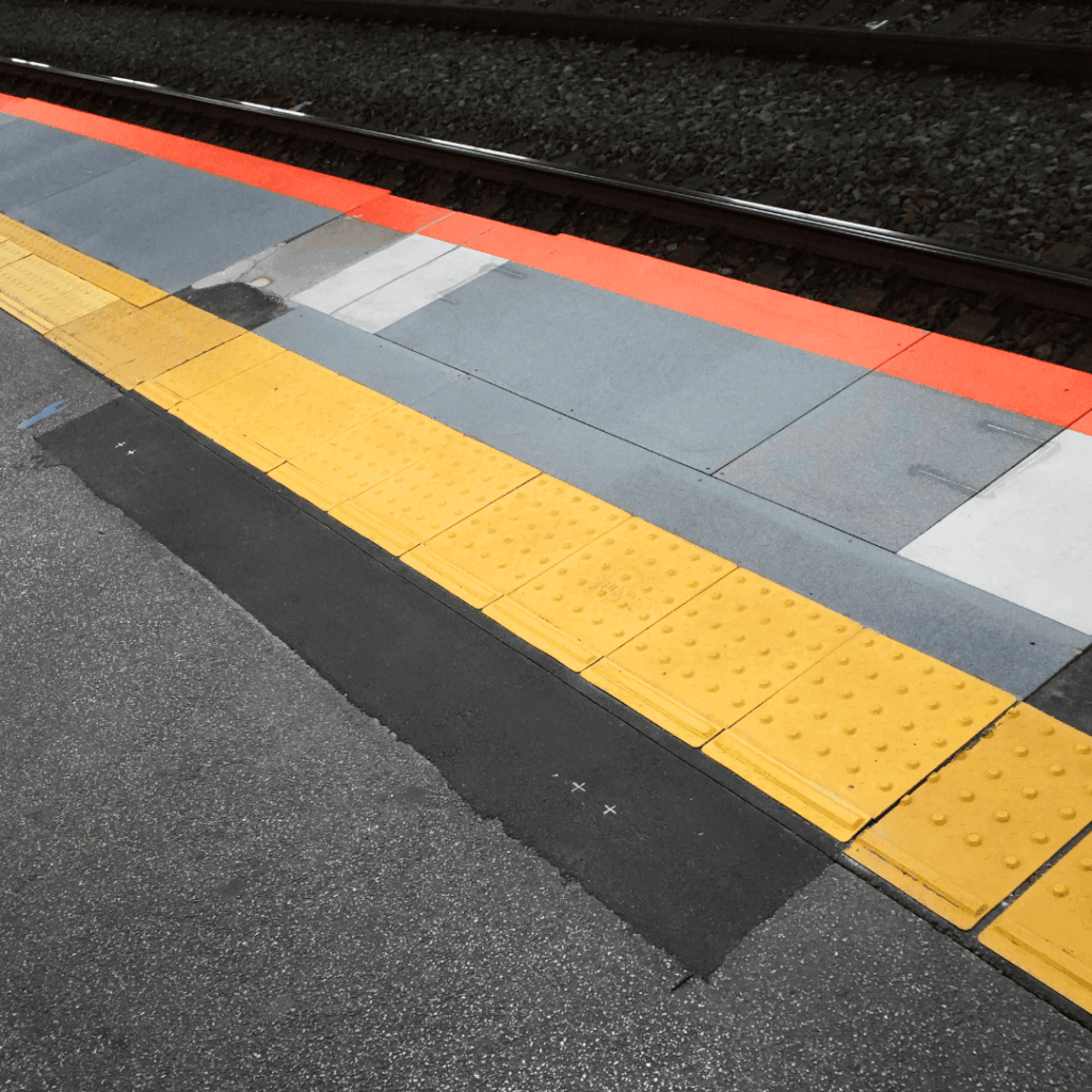 【安全性アップへ】東武東上線「成増」・「下赤塚」・「東武練馬」駅のホームドア設置スケジュール・工事日程（板橋区議会議員　近藤タカヒロ）