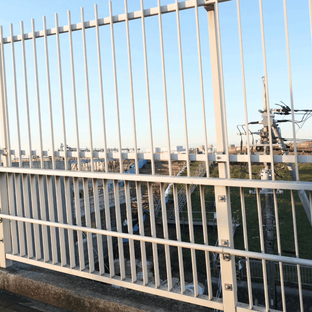 新河岸陸上競技場前の「連絡橋（連絡通路）工事」について（板橋区議会議員　近藤タカヒロ）