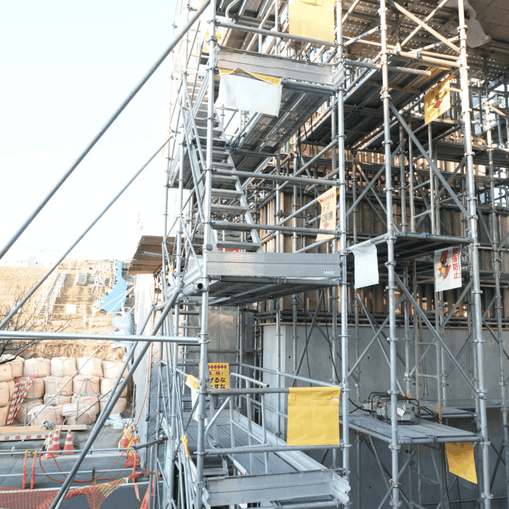 新河岸陸上競技場前の「連絡橋（連絡通路）工事」について（板橋区議会議員　近藤タカヒロ）