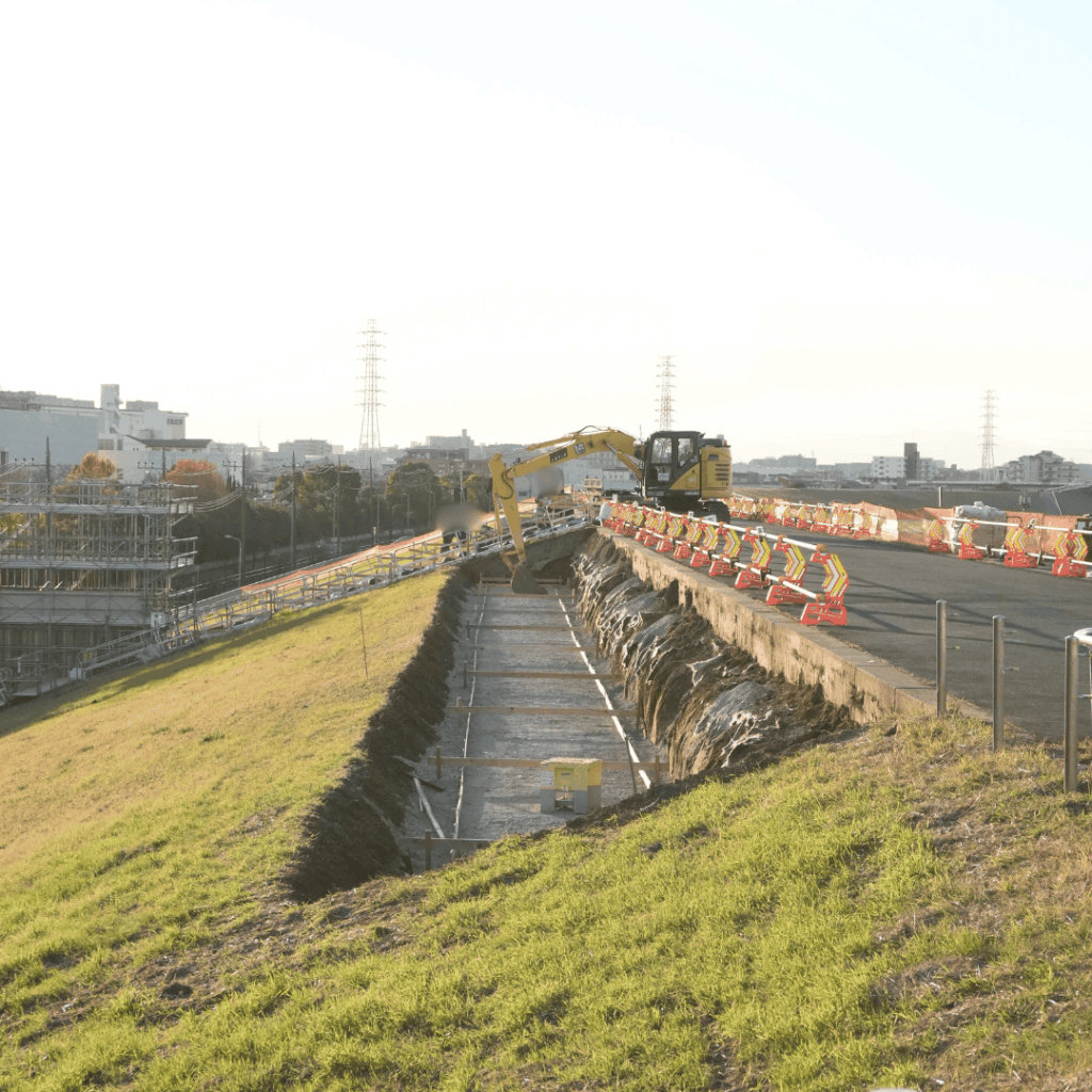 新河岸陸上競技場前の「連絡橋（連絡通路）工事」について（板橋区議会議員　近藤タカヒロ）