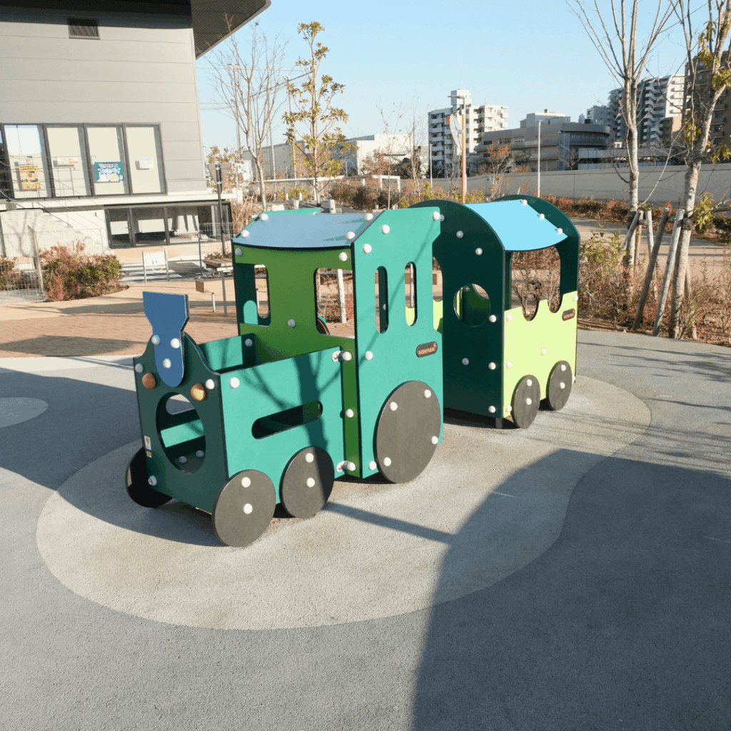 板橋区立舟渡水辺公園の横にある、MFLP・LOGIFRONT東京板橋「わくわく広場」を紹介（板橋区議会議員　近藤タカヒロ）