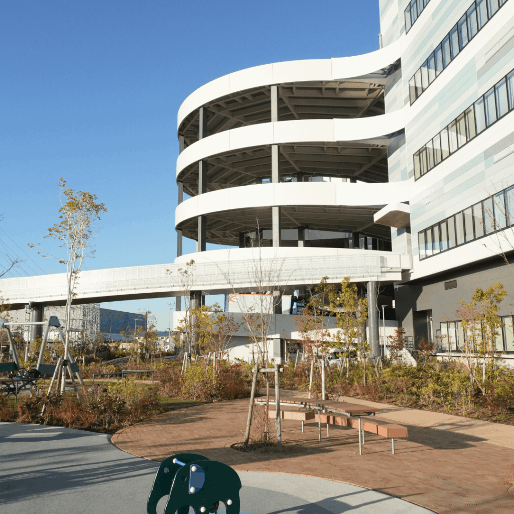 板橋区立舟渡水辺公園の横にある、MFLP・LOGIFRONT東京板橋「わくわく広場」を紹介（板橋区議会議員　近藤タカヒロ）