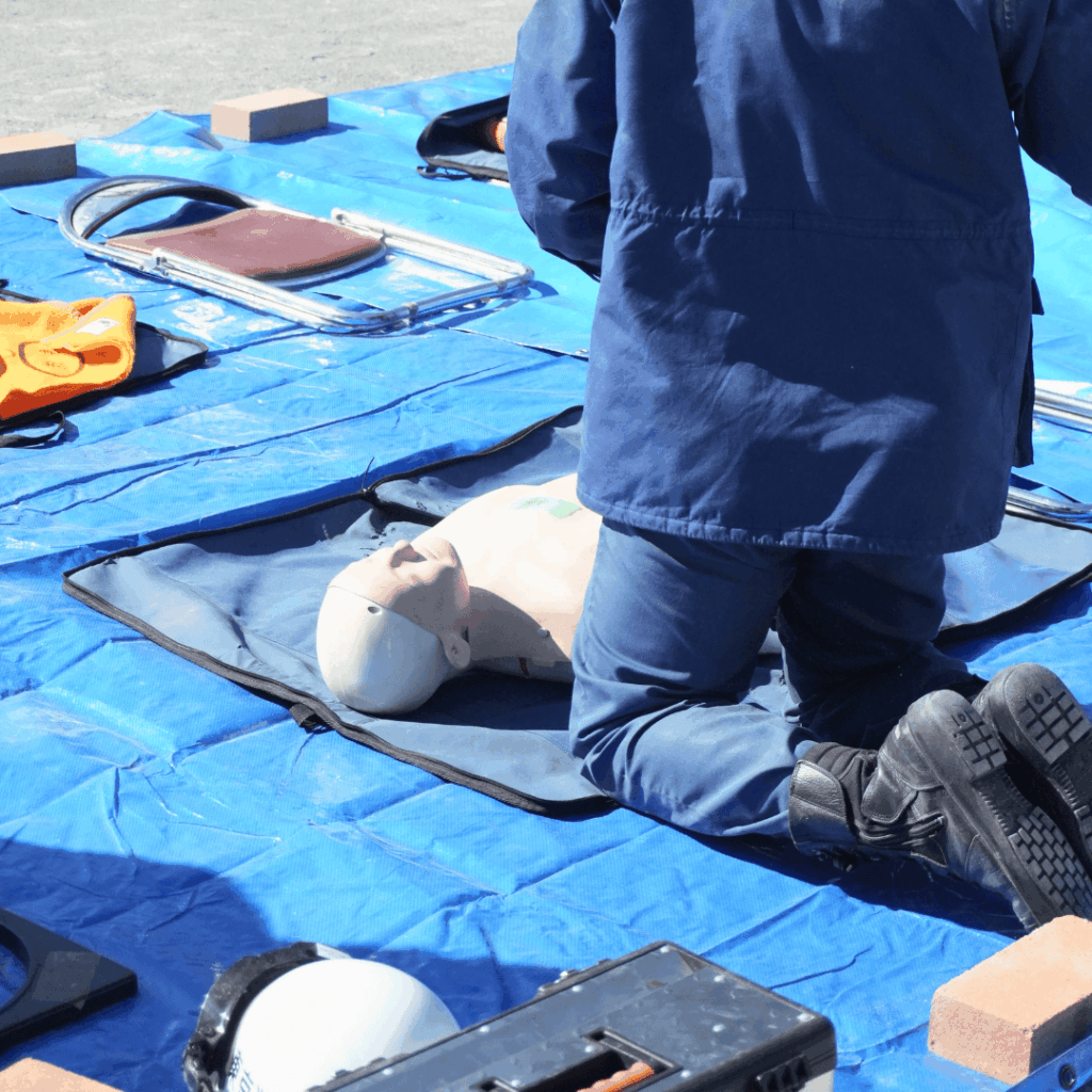 【板橋区】板橋区立赤塚第二中学校で「総合防災訓練」に見学・参加いたしました(板橋区議会議員 近藤タカヒロ)